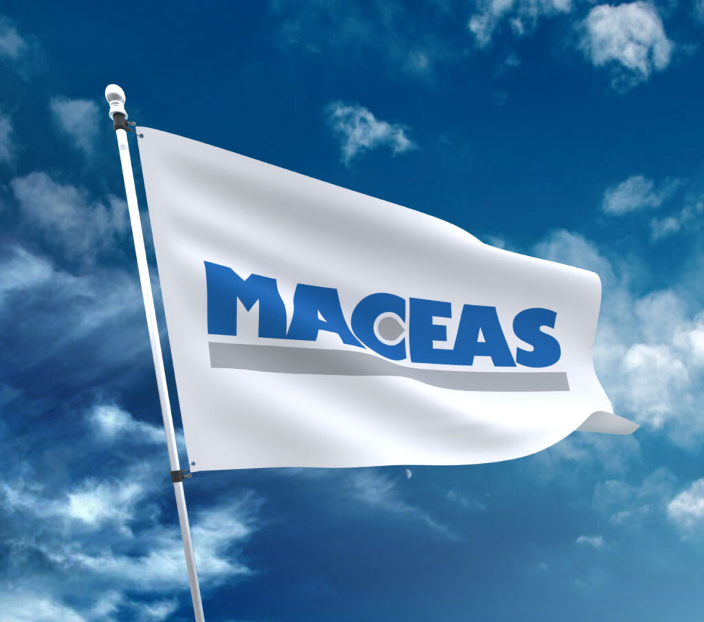 1A- Group-Sterling-MACEAS-Flag-Kamera-2
